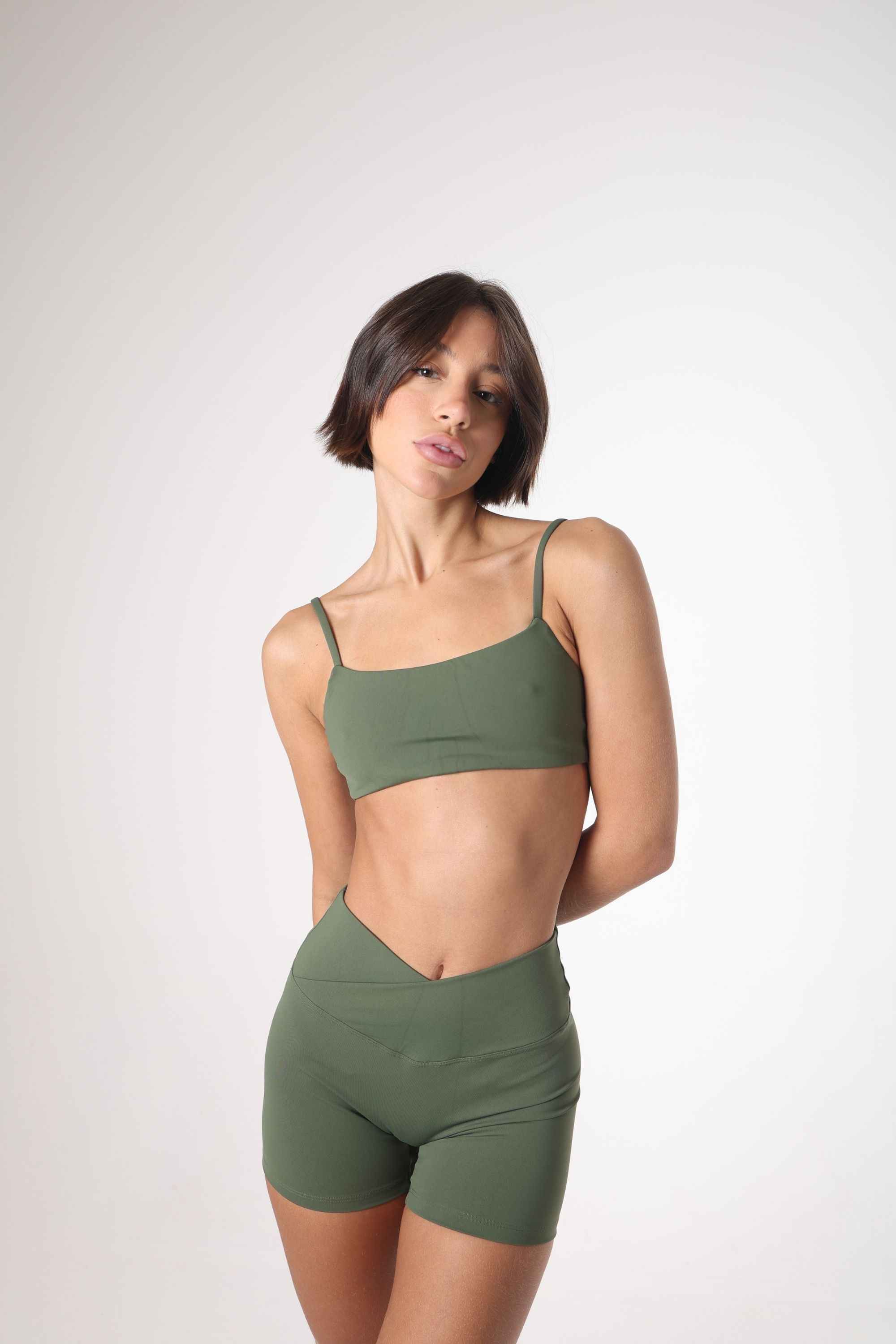 short-line-up-verde